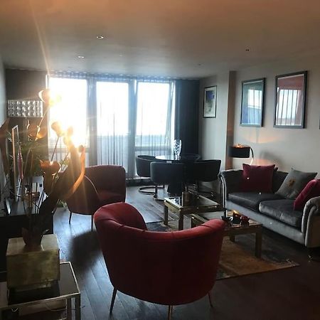 Luxury Central Tunbridge Wells With Free Parking Apartman Kültér fotó