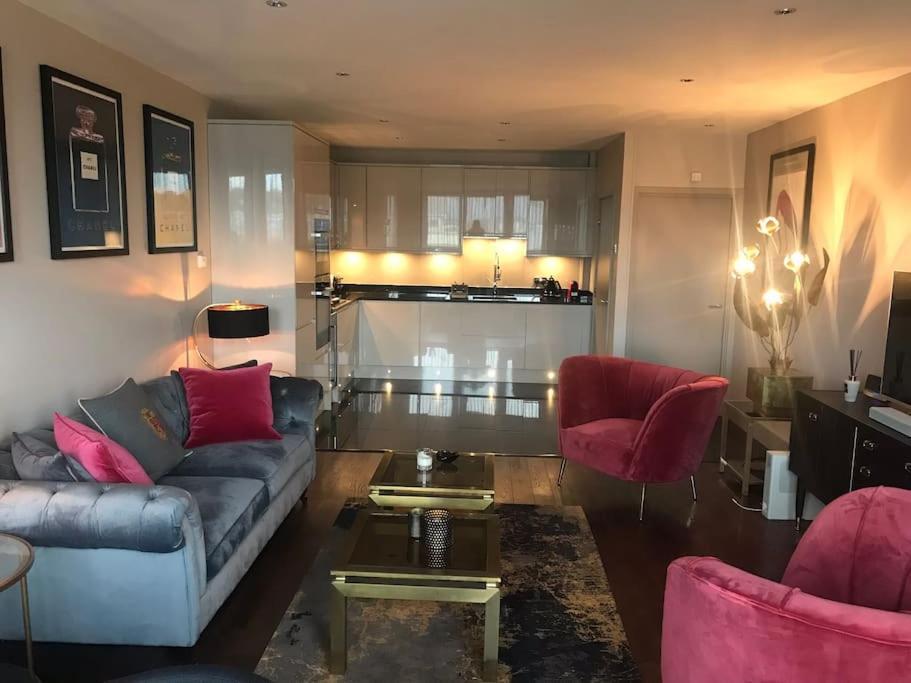 Luxury Central Tunbridge Wells With Free Parking Apartman Kültér fotó